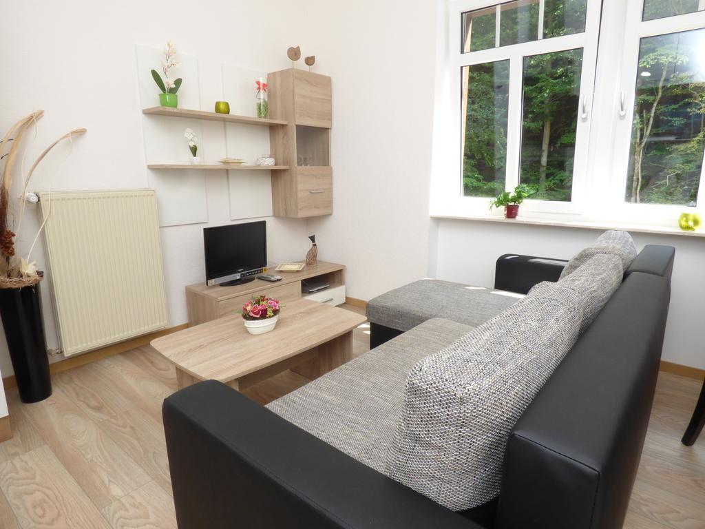 Wald Villa Uessbach Alf Bilik gambar