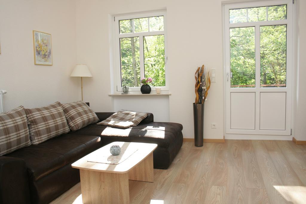 Wald Villa Uessbach Alf Bilik gambar