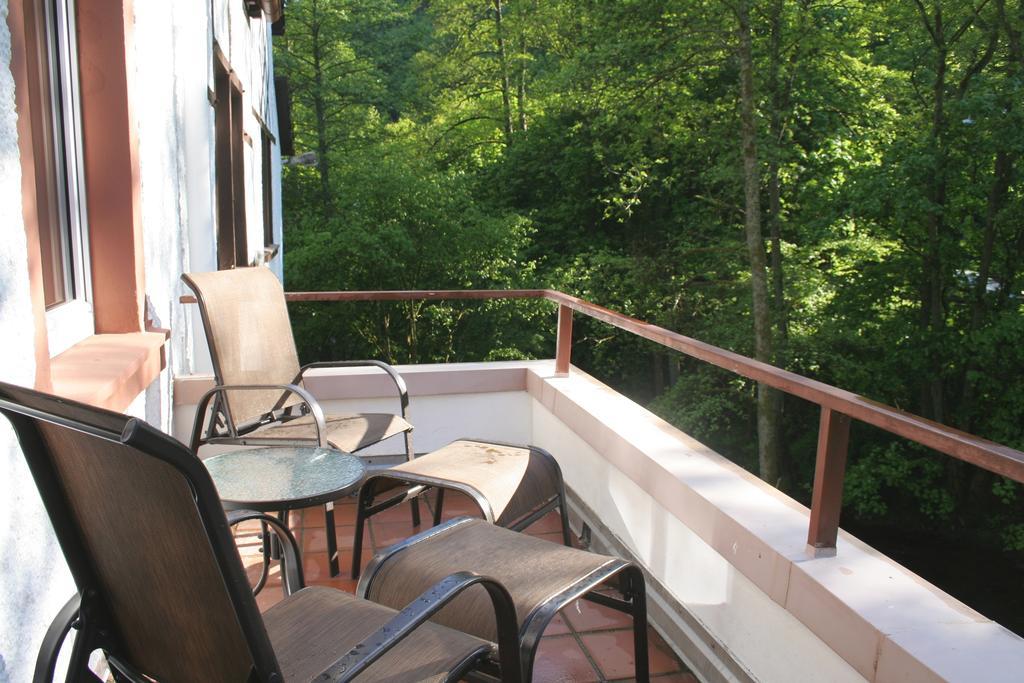 Wald Villa Uessbach Alf Bilik gambar