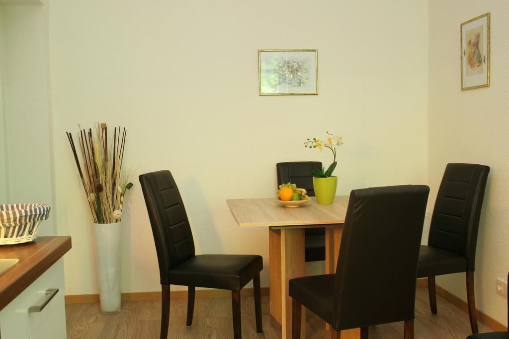 Wald Villa Uessbach Alf Bilik gambar